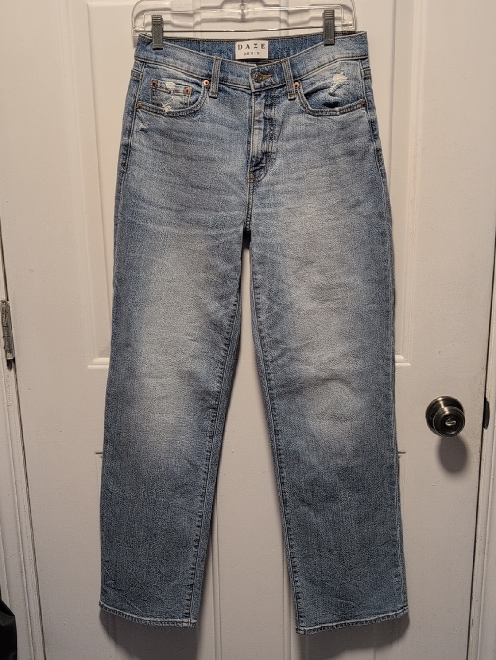 DAZE Light Wash Straight Leg Women's Jeans